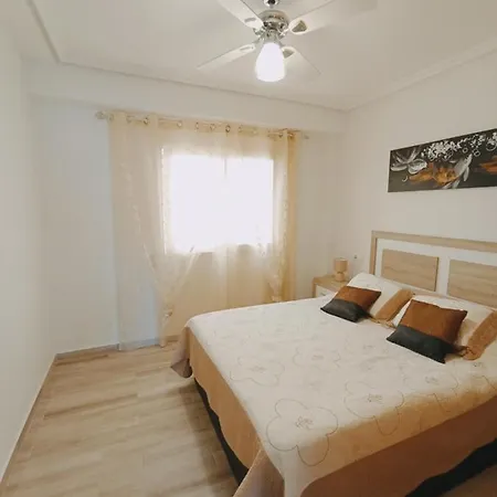 Apartment In Torrevieja By The Beach Exterior photo